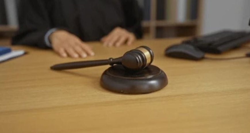 കോടതിയുടെ ചേംബറിൽ കയറി മുൻസിഫ് മജിസ്ട്രേറ്റിനു നേരെ യുവാവിൻ്റെ ആക്രമണം