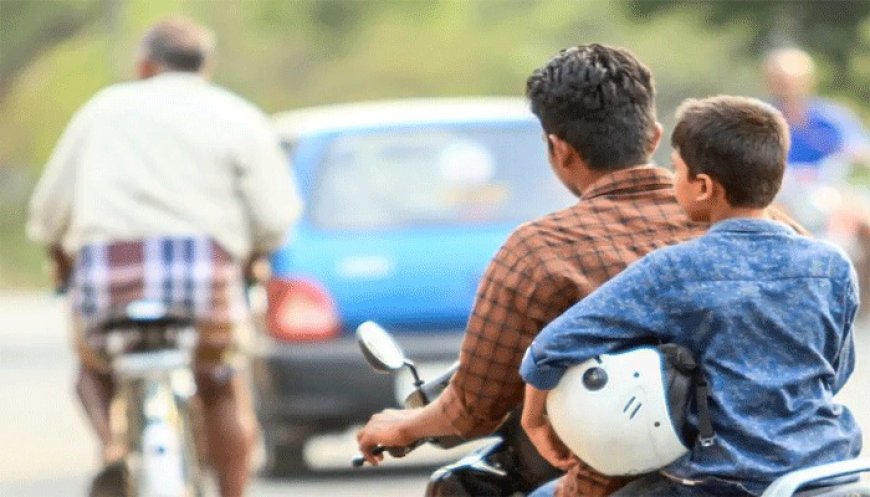 ഹെൽമെറ്റില്ലെങ്കിൽ ഇനി പിഴ മാത്രമല്ല, ലൈസൻസും പോകും. ട്രാഫിക്ക് നീയമലംഘനങ്ങൾക്ക് ശിക്ഷ കടുപ്പിച്ച് മോട്ടോർ വാഹന വകുപ്പ്.