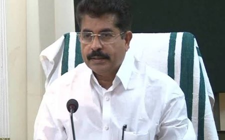 പിഎം ശ്രീ പദ്ധതിയിൽ നിന്ന് പിന്നോട്ടില്ലെന്ന് യുഡിഎഫ് കൺവീനർ അടൂർ പ്രകാശ്