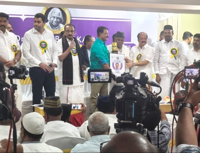 എ.പി.ജെ.അബ്ദുൾ കലാം നാഷണൽ അവാർഡ് പി.ടി.ശ്രീകുമാർ സ്വീകരിച്ചു.