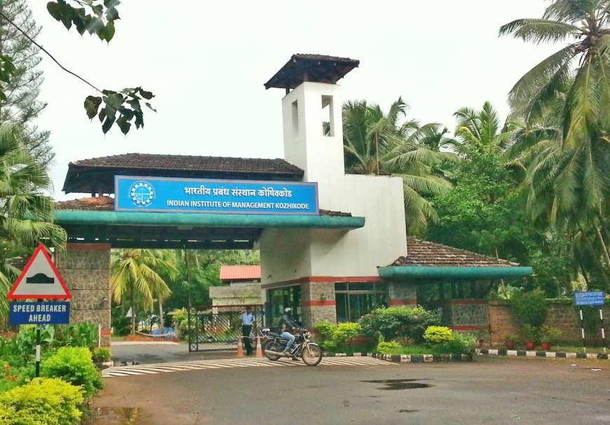 റീ ഇമാജിനിങ് കേരളം എന്ന ദ്വിദിന നേതൃശില്പശാലയിൽ വിദ്യാർത്ഥികളായി  മന്ത്രിമാർ