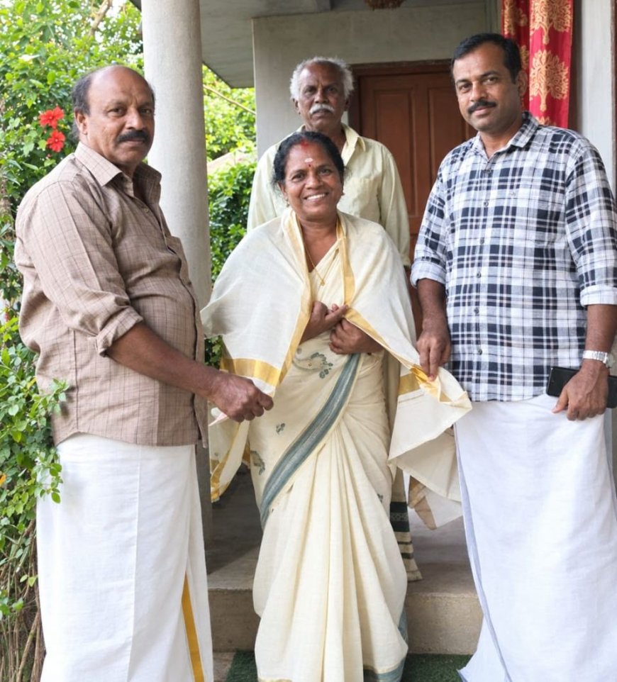 പ്രേരക് - രാധാമണി ടീച്ചർക്ക് ആദരവ് നൽകി
