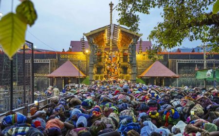 ശബരിമല തീർത്ഥാടകർക്ക് ആശ്വാസം: കുളിമുറിയും ശുചി മുറിയും സൗജന്യമാക്കി -സുപ്രാധന തീരുമാനവുമായി ദേവസ്വം ബോർഡ്