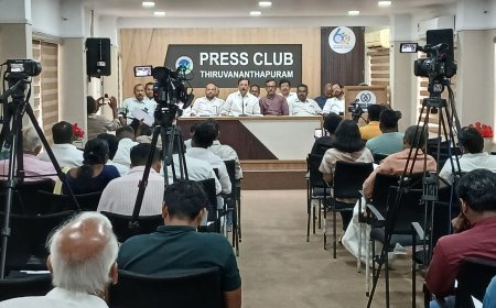 അഡ്വക്കേറ്റ് തോമസ് ഉണ്ണിയാടൻ എംഎൽഎക്ക്‌ സ്നേഹാദരവ് നൽകുന്നു