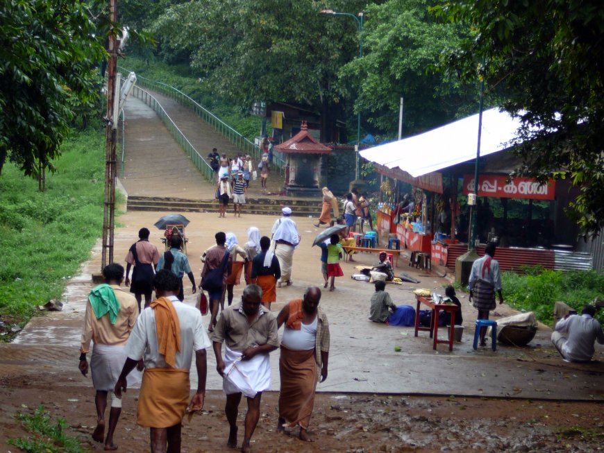 ശബരിമല സന്നിധാനത്തെ മുഴുവൻ ശുചിമുറികളും കുളിമുറികളും ഭക്തർക്ക് ഇനിമുതൽ സൗജന്യമായി ഉപയോഗിക്കാം